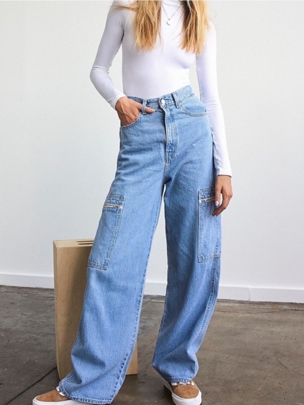 Levi’s High Loose Ample Hait Cargo Jeans - Size 24